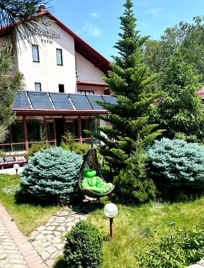 Tian-Shan Hotel Bishkek Exterior photo