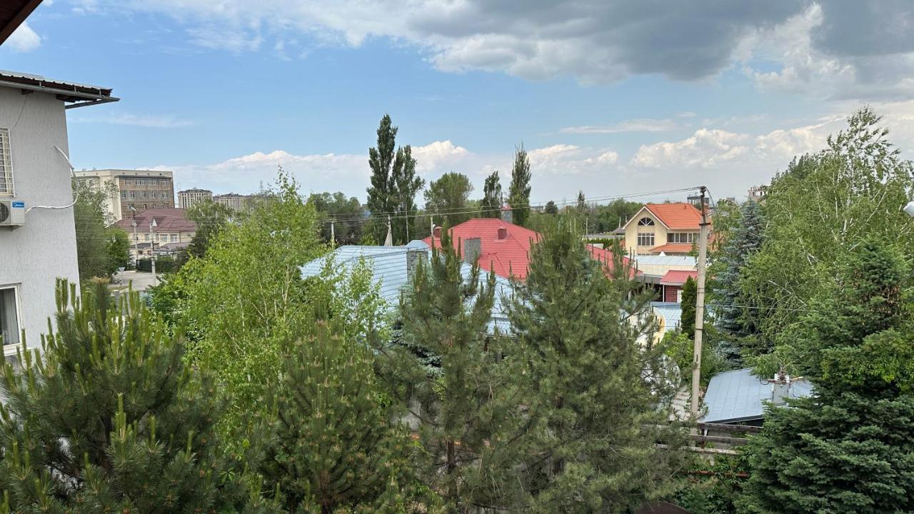 Tian-Shan Hotel Bishkek Exterior photo