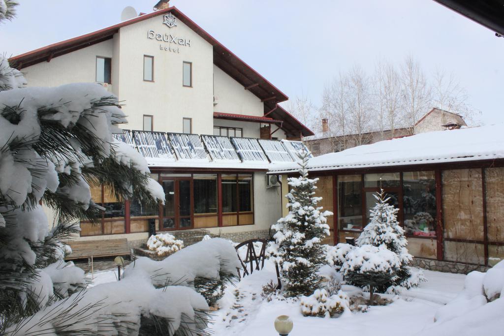 Tian-Shan Hotel Bishkek Exterior photo